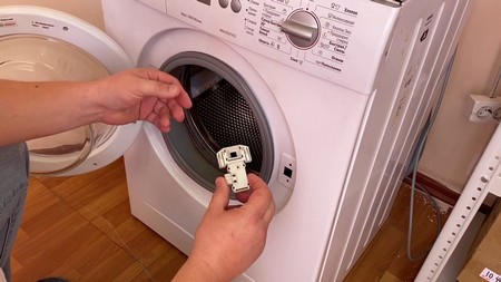 Заклинило стиральную машину